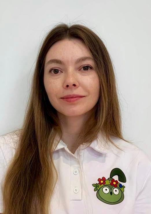 Элина Завертяева<br><span style="font-weight: 400;">Ассистент педагога группы тоддлер</span><br>