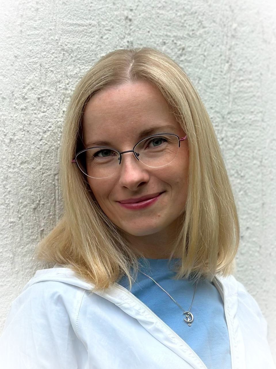 Лис Светлана<br><span style="font-weight: 400;">Педагог по английскому языку</span>